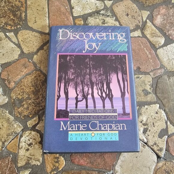 Discovering Joy By Marie Chapian Daily Meditations For Friends Of God Devotional - Picture 1 of 6